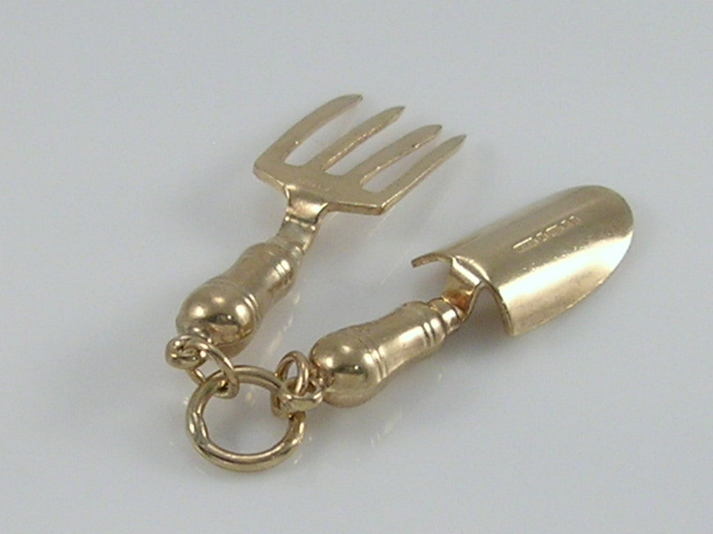 Vintage 9ct Gold Garden Fork & Trowel Charm