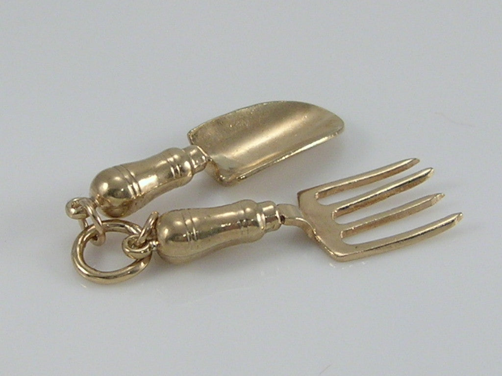 Vintage 9ct Gold Garden Fork & Trowel Charm