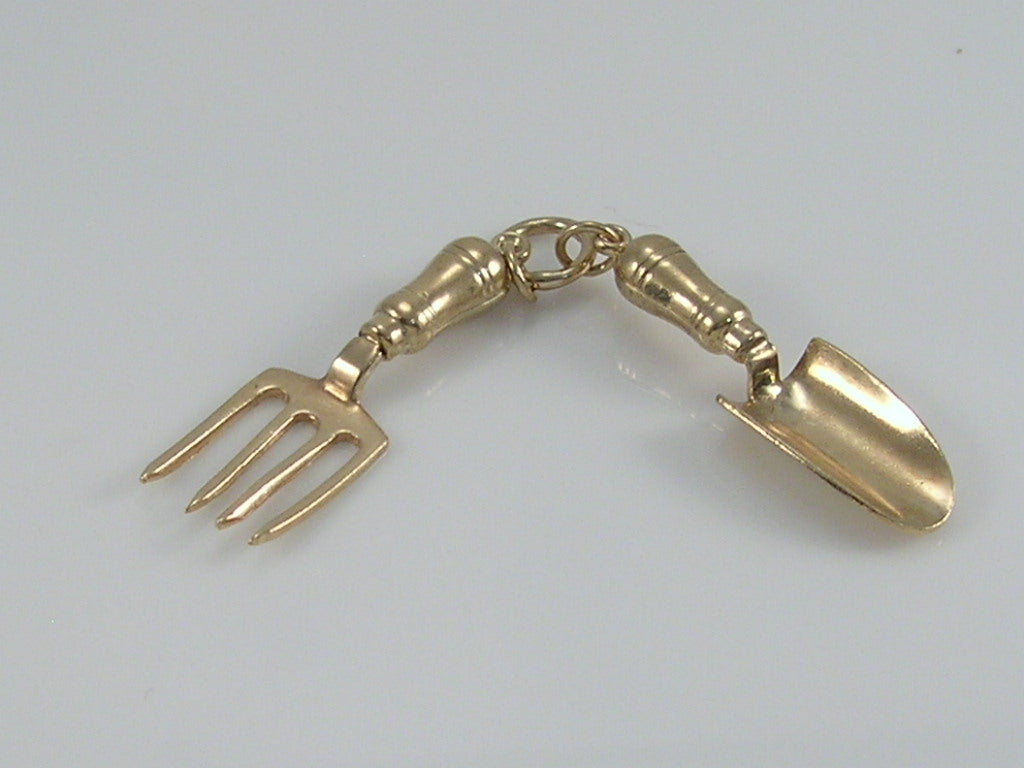Vintage 9ct Gold Garden Fork & Trowel Charm