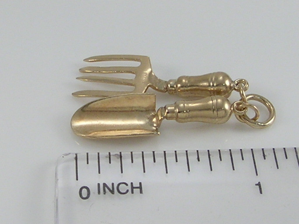 Vintage 9ct Gold Garden Fork & Trowel Charm