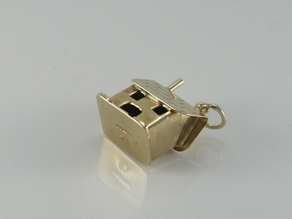 Vintage 9ct Gold House Cottage Charm Pendant H/MK 1975