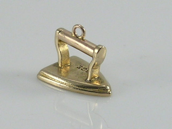 Vintage 3D 9ct Gold Laundry Iron charm