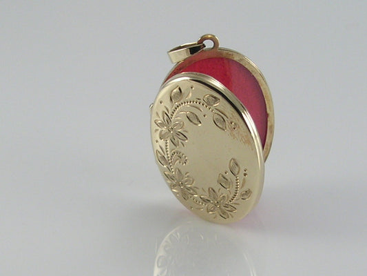 Vintage 9ct gold Etched Locket Pendant