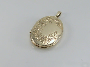 Vintage 9ct gold Etched Locket Pendant