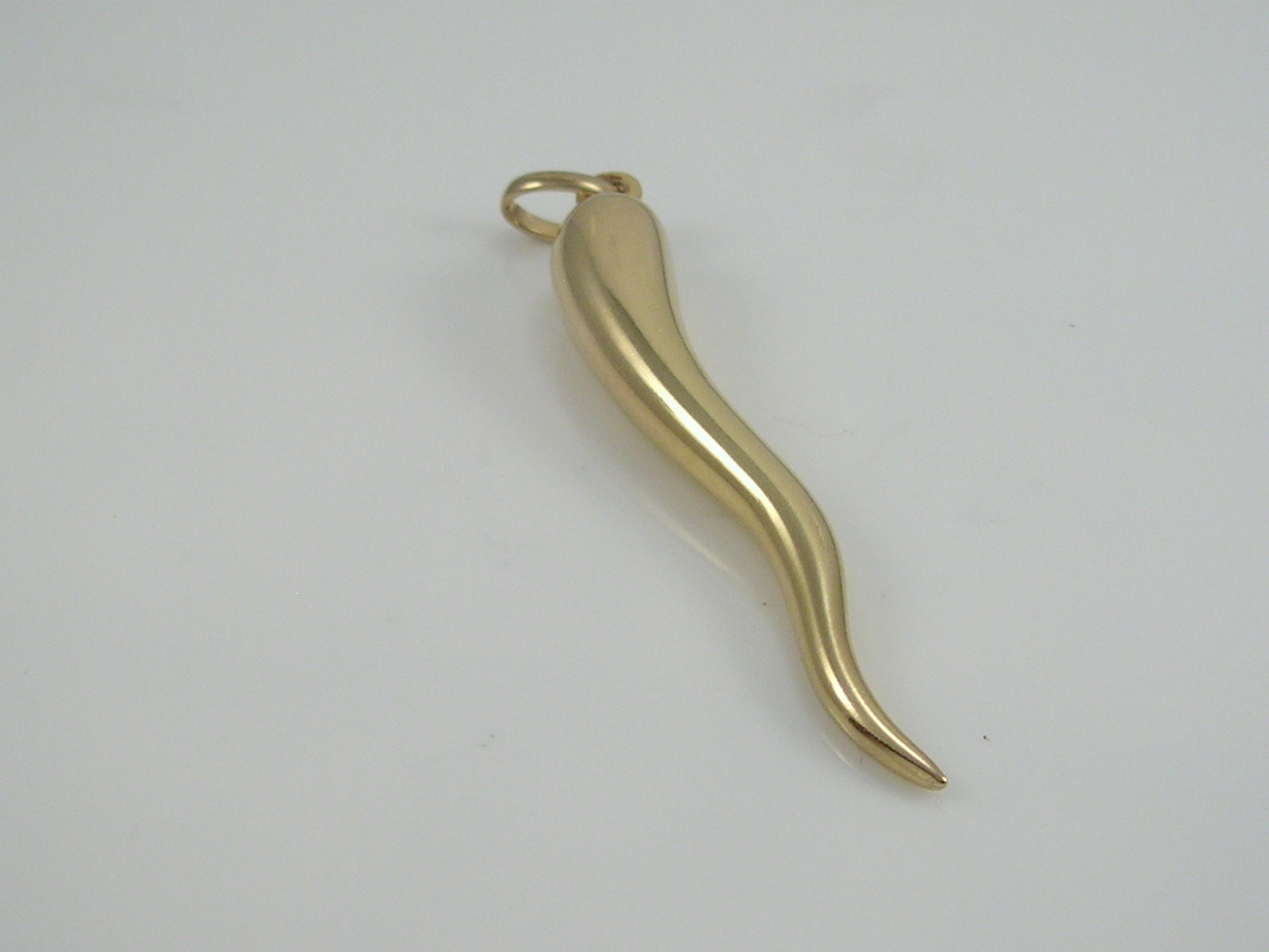 Vintage UnoAerre 9ct Gold Extra Long Horn of Plenty Pendant H/MK