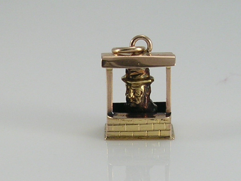 Vintage 9ct Gold Abraham Lincoln Well Charm