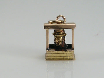 Vintage 9ct Gold Abraham Lincoln Well Charm