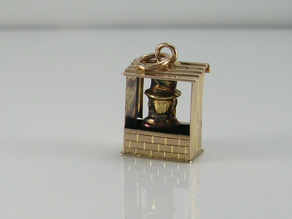 Vintage 9ct Gold Abraham Lincoln Well Charm