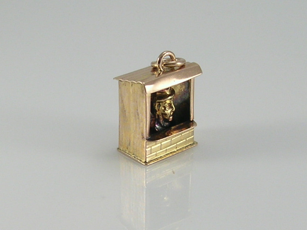 Vintage 9ct Gold Abraham Lincoln Well Charm