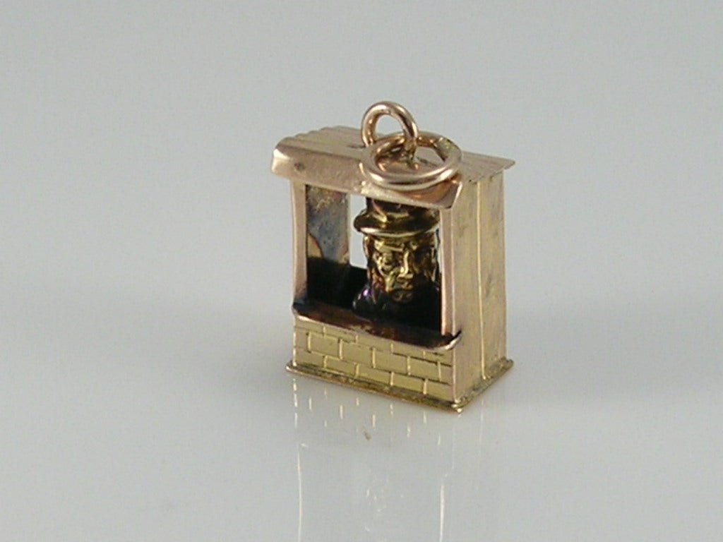 Vintage 9ct Gold Abraham Lincoln Well Charm