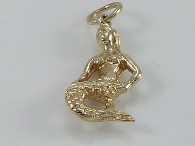 Vintage 9ct Gold Mermaid Charm Pendant