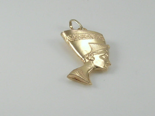 Vintage Unoaerre 9ct Gold Queen Nefertiti Charm Pendant