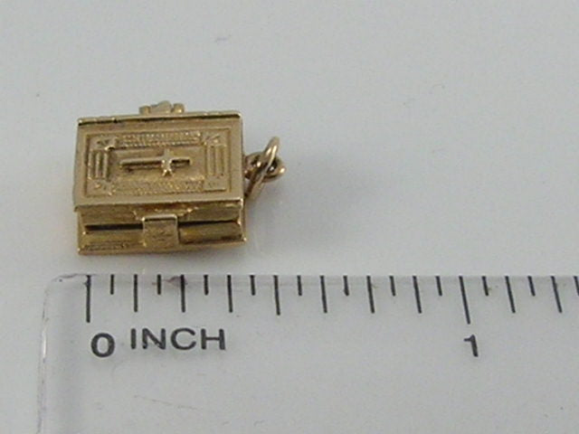 Vintage 3D 9ct Gold Nuvo Holy Bible Charm Pendant. H/MK 1973  Lords Prayer