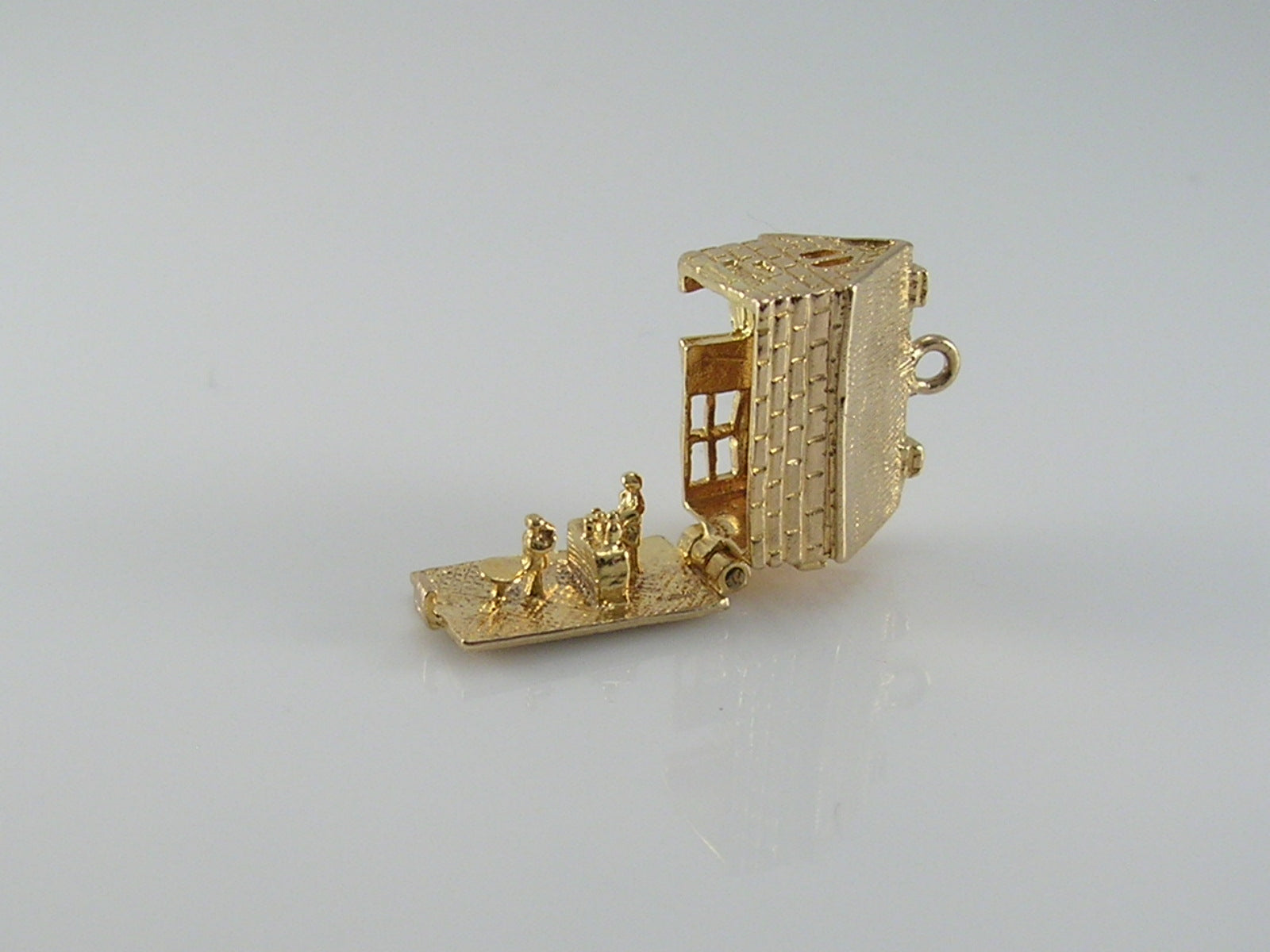 Vintage 9ct Gold Nuvo Horseshoe Inn Charm  H/MK 1970