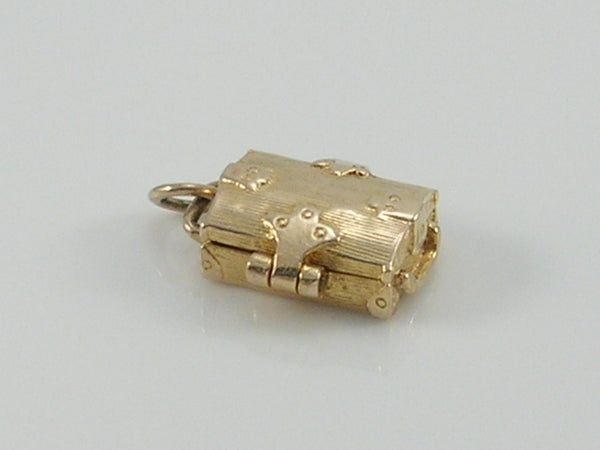 Vintage 3D 9ct Gold Nuvo Treasure Chest Charm   H/MK 1965    RP