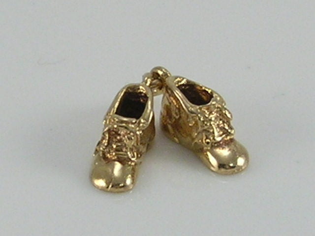 Vintage 3D 9ct Gold Baby Boots Shoes Charm Pendant H/MK 1976