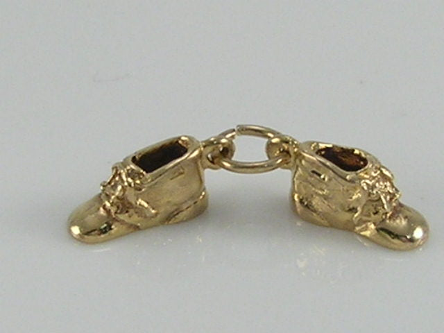 Vintage 3D 9ct Gold Baby Boots Shoes Charm Pendant H/MK 1976