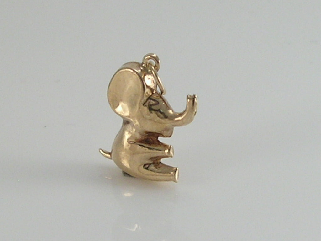 Vintage 3D 9ct Gold Elephant Charm Pendant