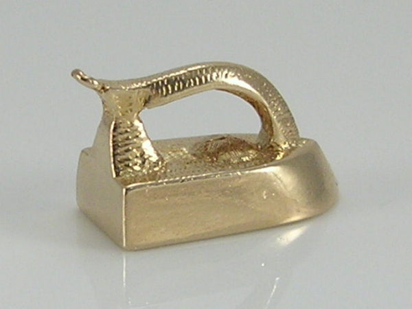Vintage 3D 9ct Gold Laundry Iron charm. H/MK 1960    FM