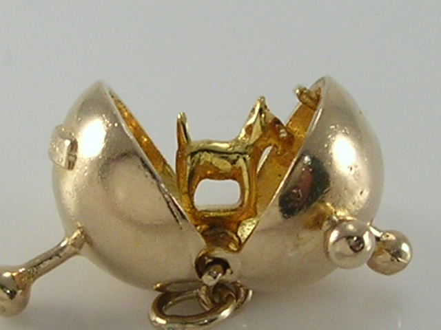 Vintage 3D 9ct Gold Sputnik Laika Charm H/MK 1958
