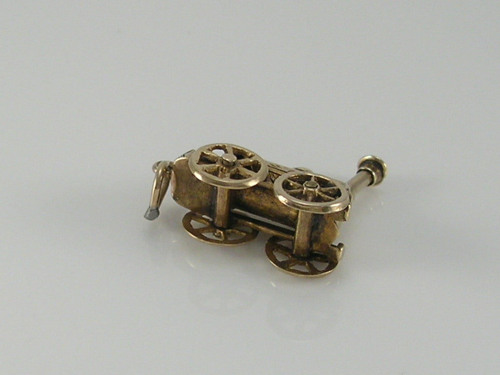 Antique Victorian 9ct Gold Steam Traction Train Charm