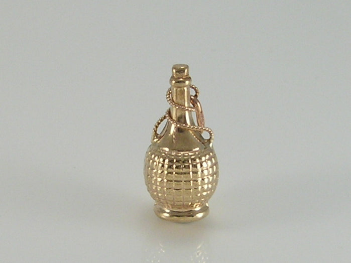 Vintage 3D 9ct Gold UnoAerre Wine Carafe Bottle Charm Pendant  H/MK
