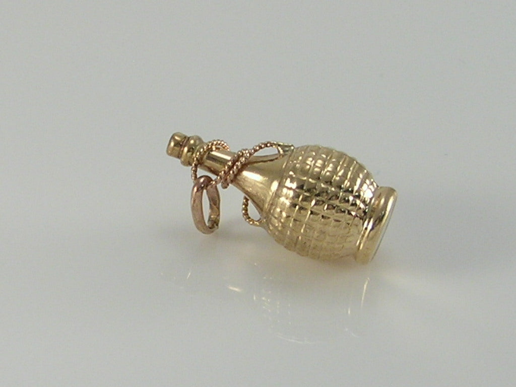 Vintage 3D 9ct Gold UnoAerre Wine Carafe Bottle Charm Pendant  H/MK