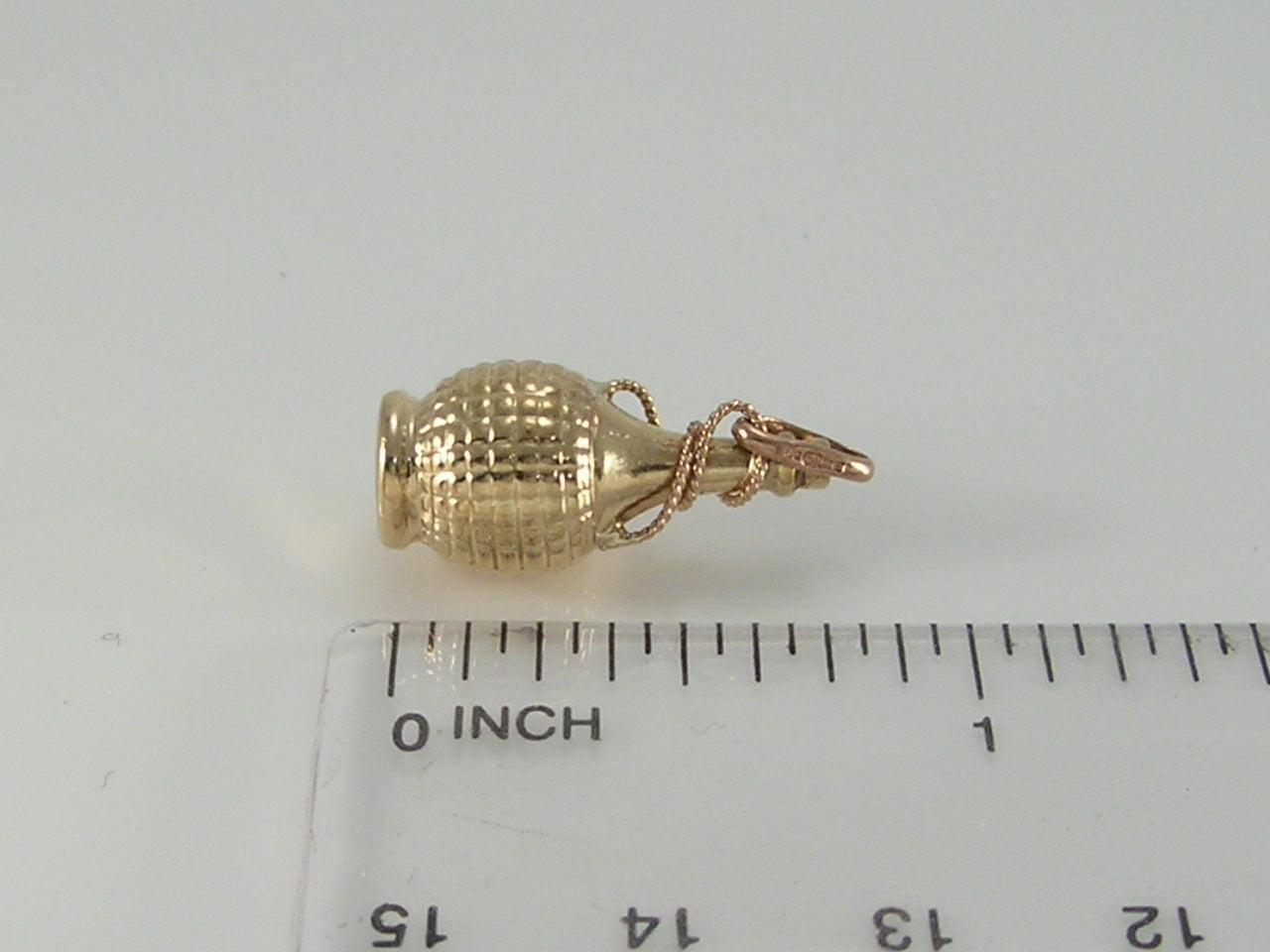 Vintage 3D 9ct Gold UnoAerre Wine Carafe Bottle Charm Pendant  H/MK