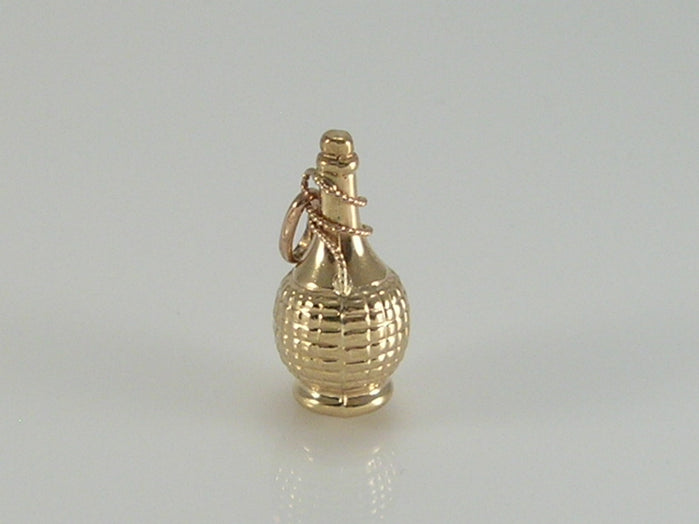 Vintage 3D 9ct Gold UnoAerre Wine Carafe Bottle Charm Pendant  H/MK